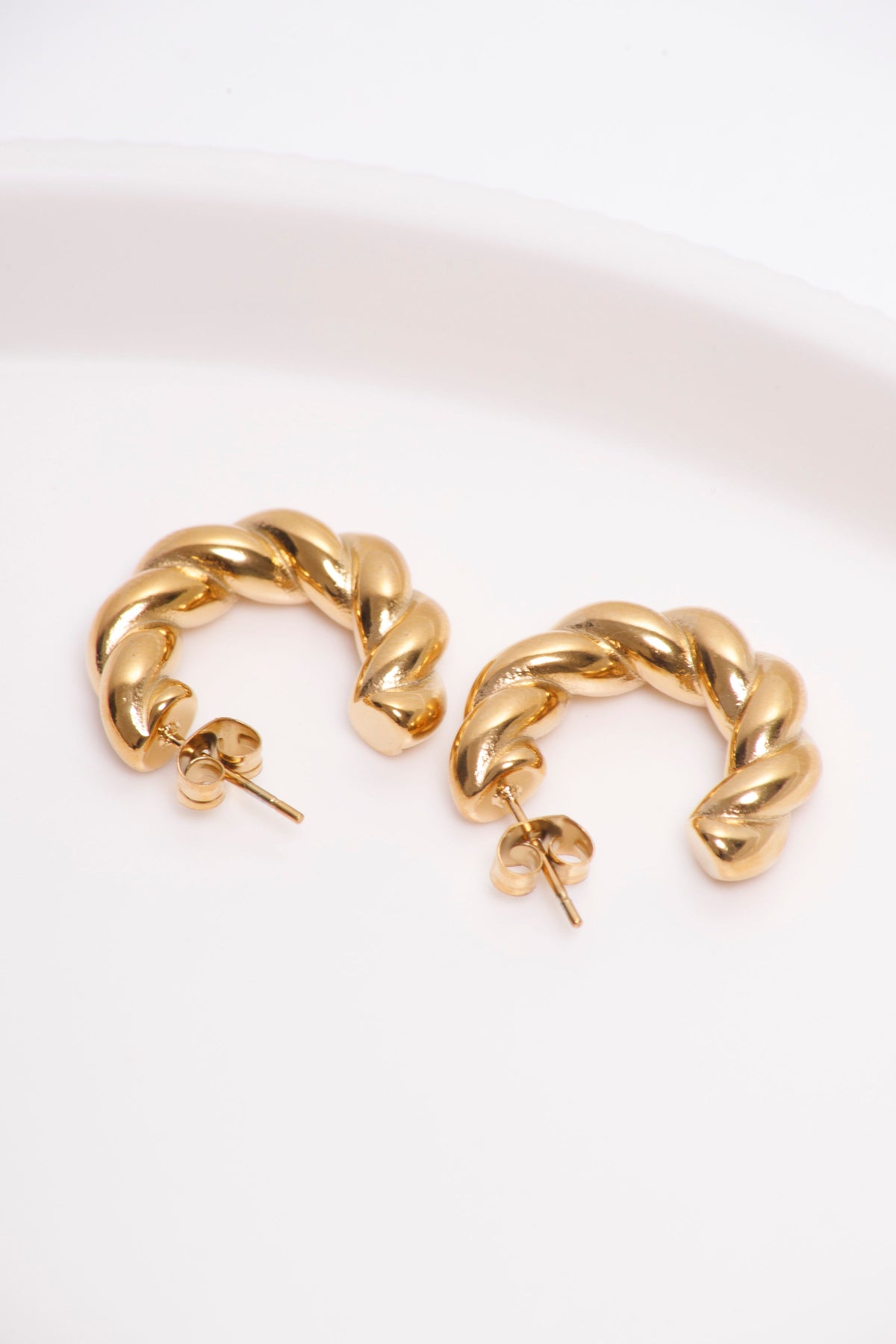 Twist hoops