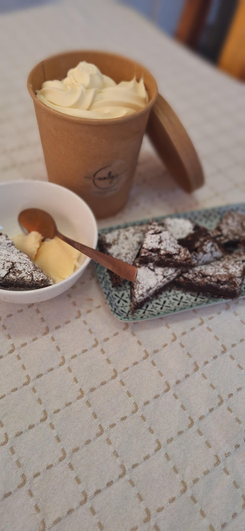 1L Tub Vanilla Softserve (pairs well with brownie platter)